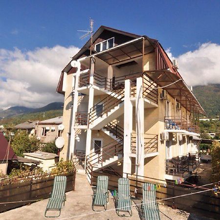 U Ruslana Guest House Gagra Buitenkant foto