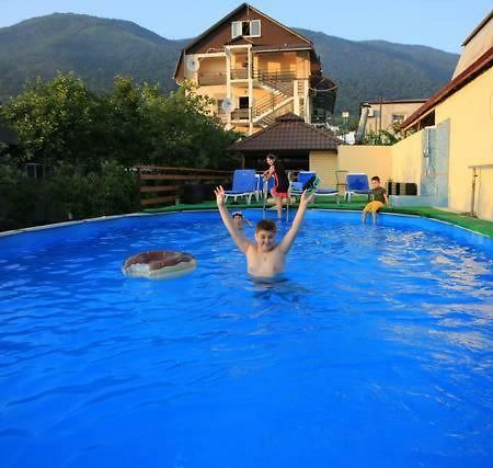 U Ruslana Guest House Gagra Buitenkant foto