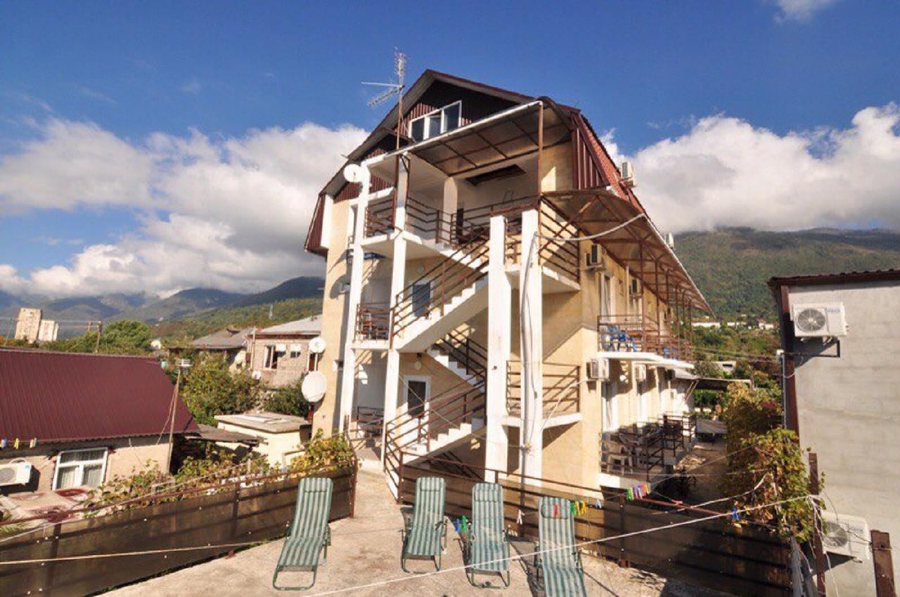 U Ruslana Guest House Gagra Buitenkant foto